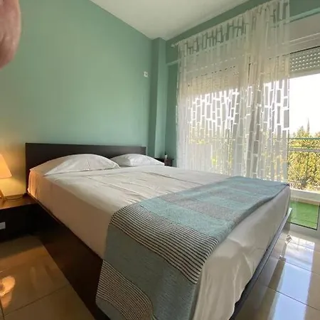Apartment Cozy Minty-fresh