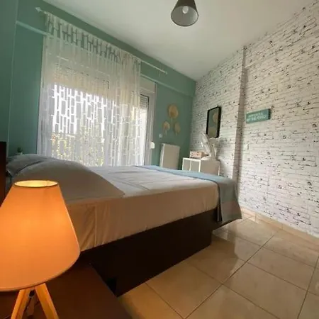 Cozy Minty-fresh Apartment